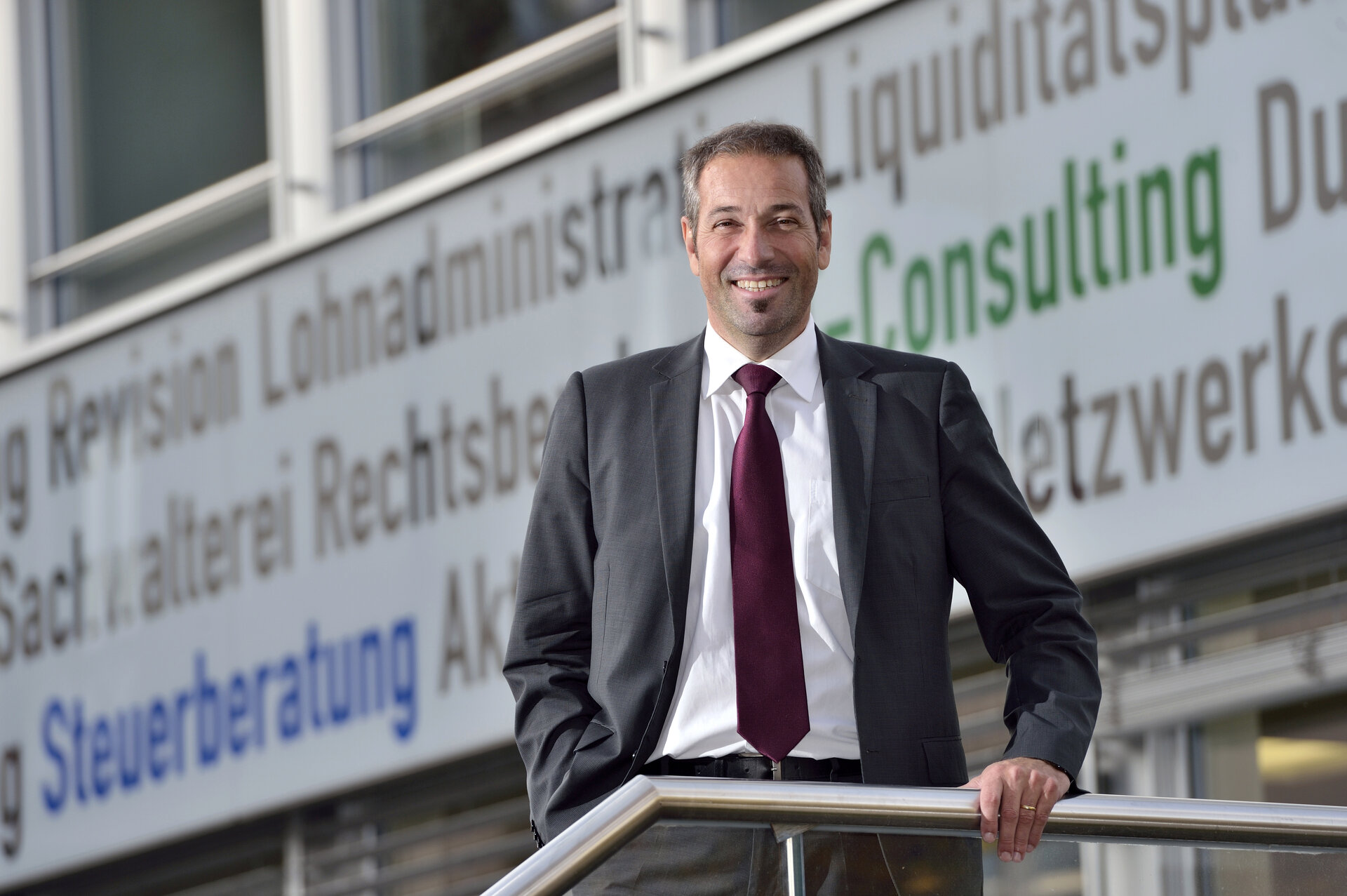 Unternehmensprofil Für Treuhand, Immobilien Und Wirtschaftsberatung